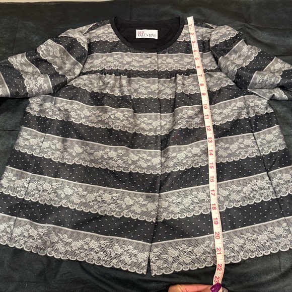 🔥Valentino Black and White Lace Jacket🔥 - Picture 3 of 7